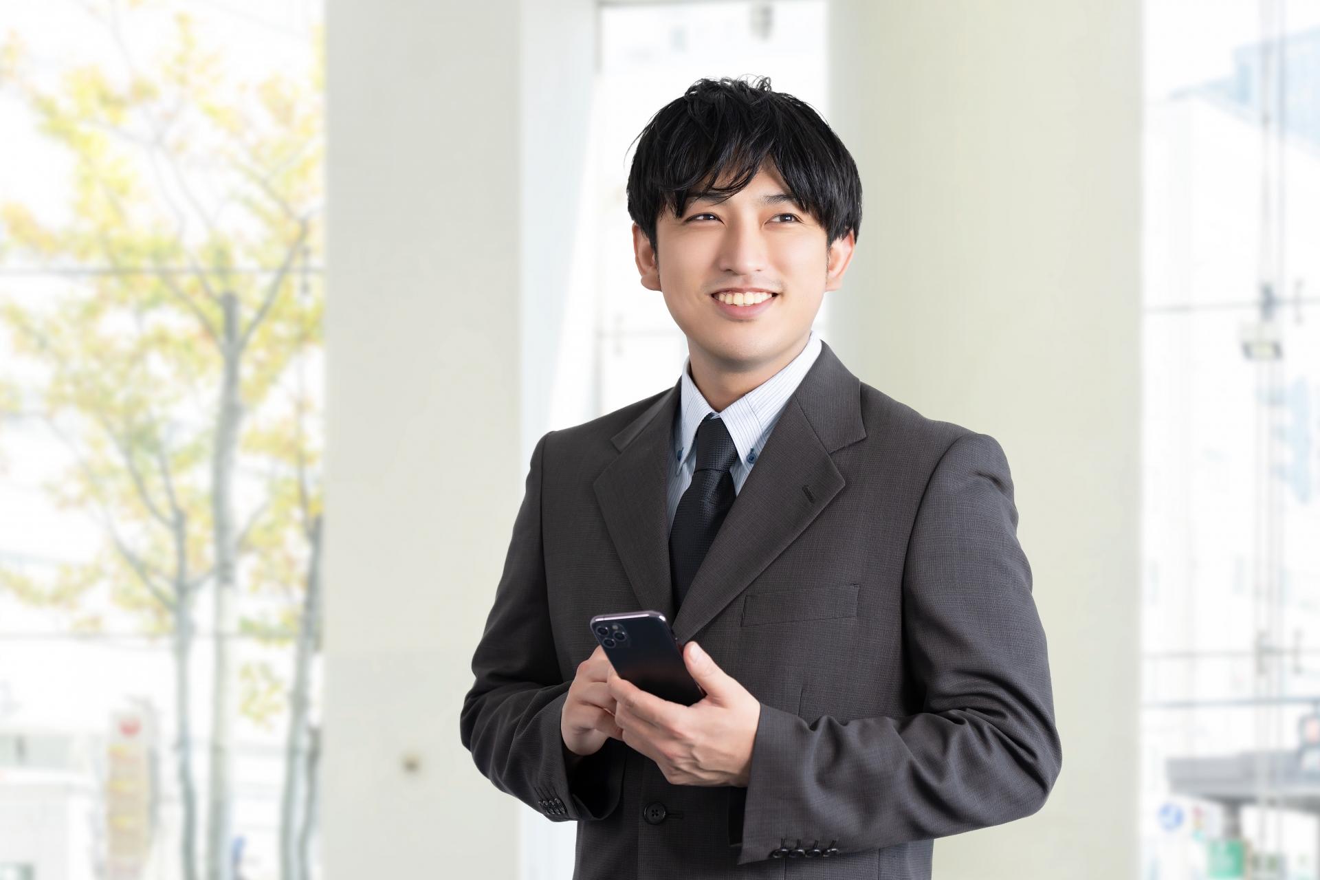 FXを始めるには何から？初心者向けに解説｜口座開設の手順から具体的なやり方・注意点まで