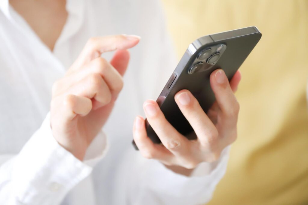 スマホだけのFXで勝てない理由を確認する手元